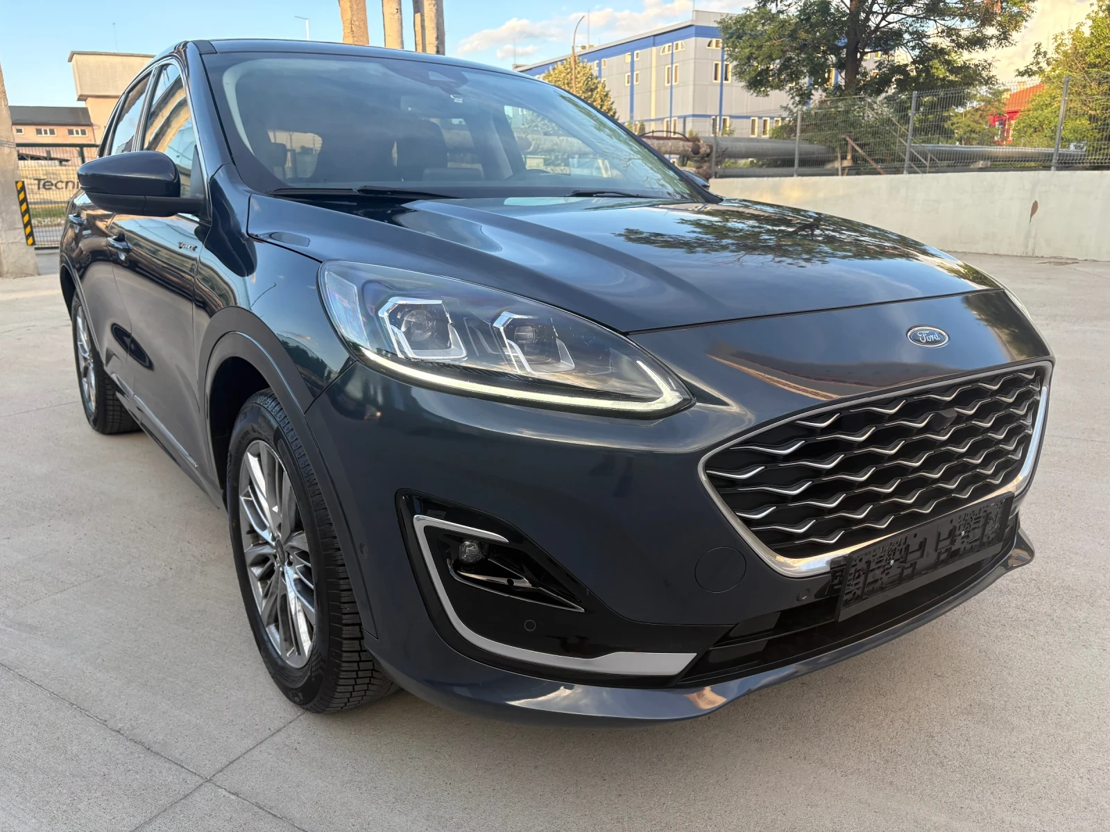 Ford Kuga Vignale Automatic 4x2 Full Extras 125x km!!!, снимка 11 - Автомобили и джипове - 55043906