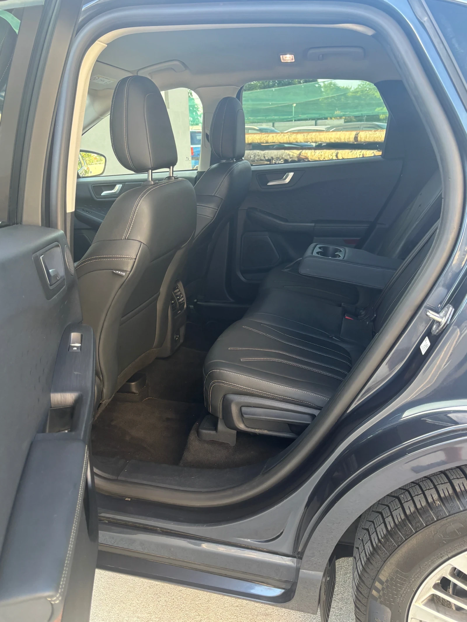 Ford Kuga Vignale Automatic 4x2 Full Extras 125x km!!!, снимка 14 - Автомобили и джипове - 55043906