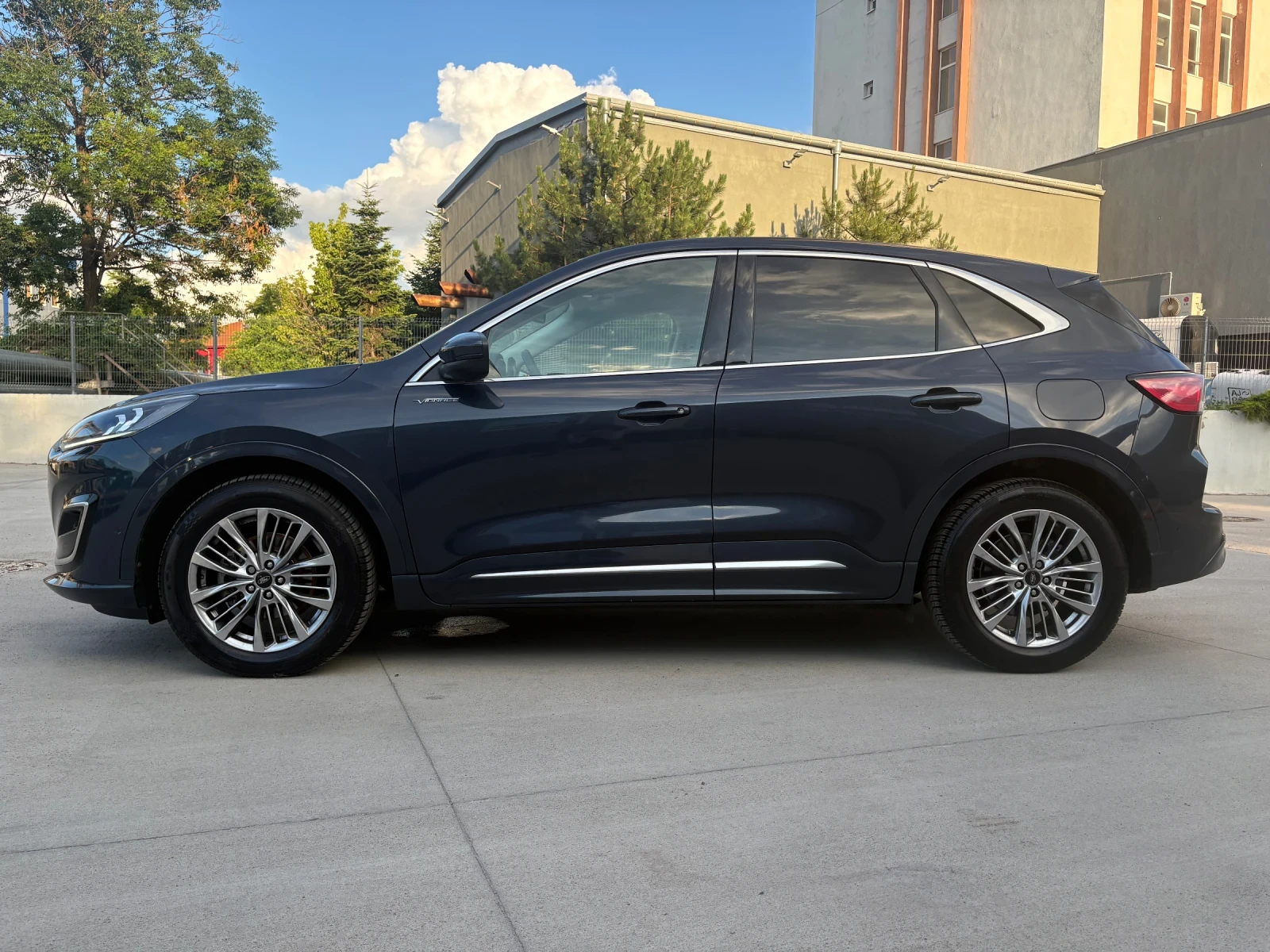 Ford Kuga Vignale Automatic 4x2 Full Extras 125x km!!!, снимка 3 - Автомобили и джипове - 55043906