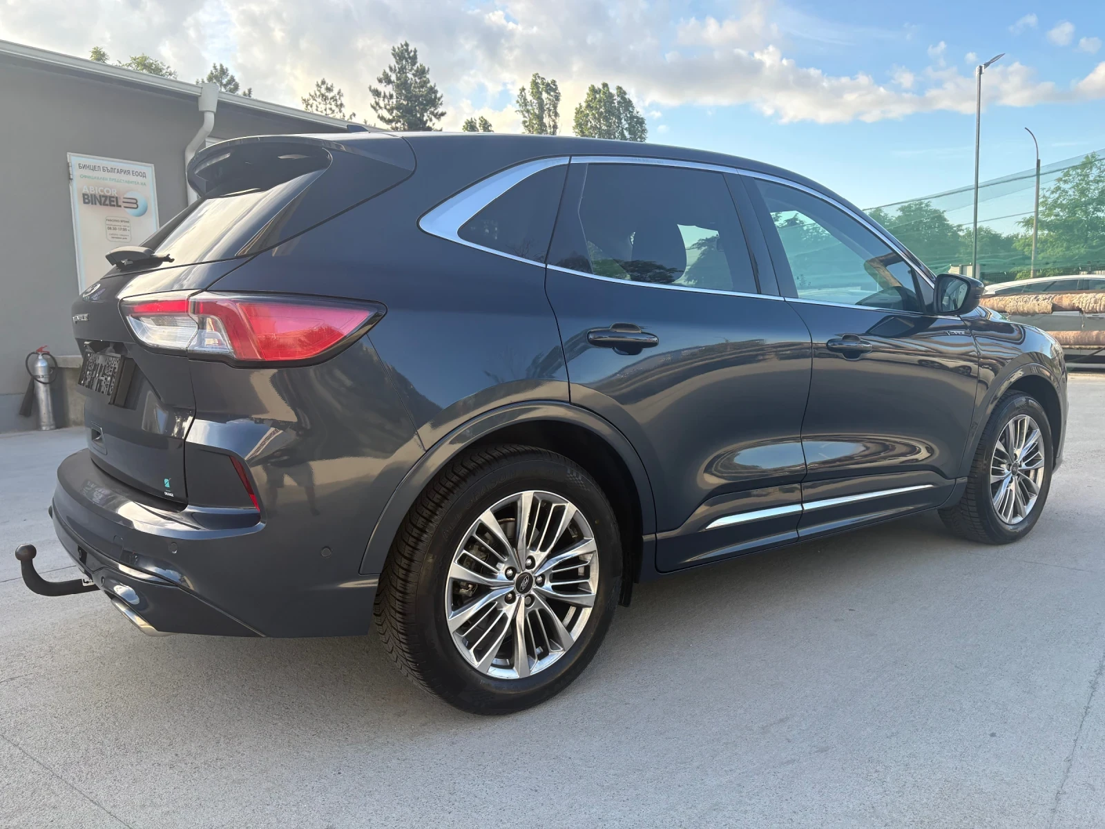 Ford Kuga Vignale Automatic 4x2 Full Extras 125x km!!!, снимка 8 - Автомобили и джипове - 55043906