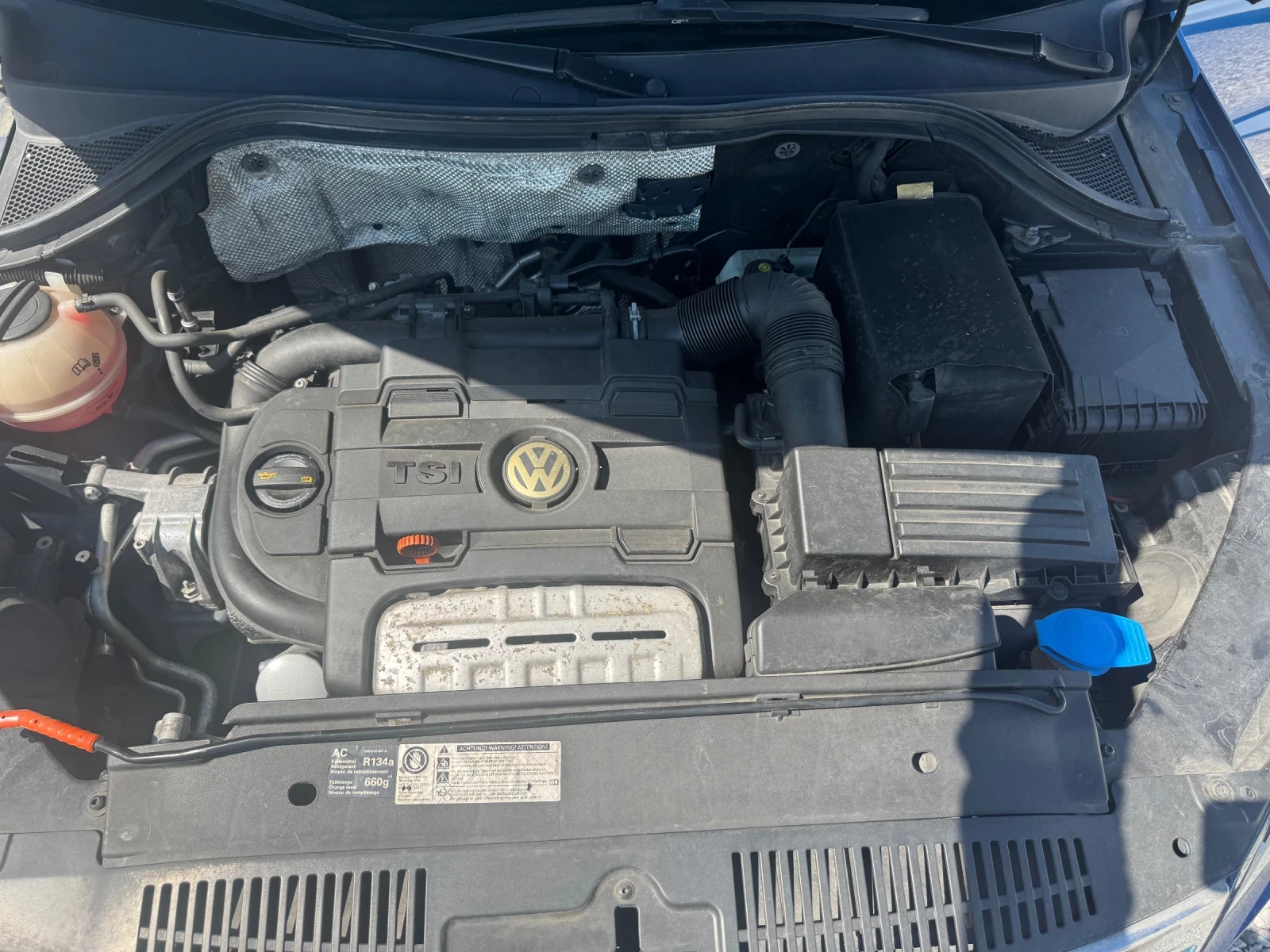 VW Tiguan NAVI* ПАНОРАМА* ПОДГРЕВ* КОЖА* КАМЕРА* 1.4T 4x4 15, снимка 16 - Автомобили и джипове - 55571087