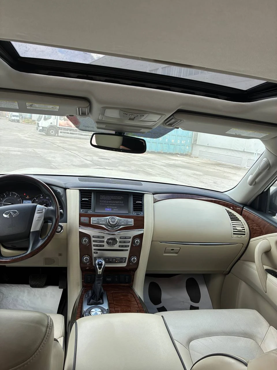 Infiniti QX80, снимка 12 - Автомобили и джипове - 56642527