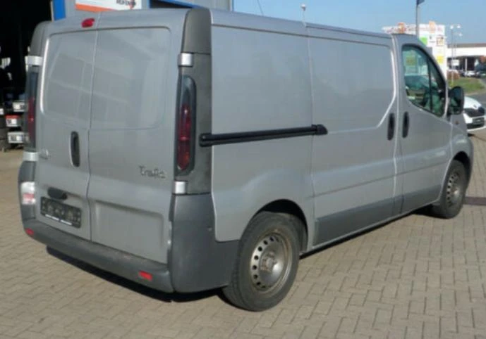 Renault Trafic 2.5DCI - 5броя, снимка 1 - Бусове и автобуси - 25090125