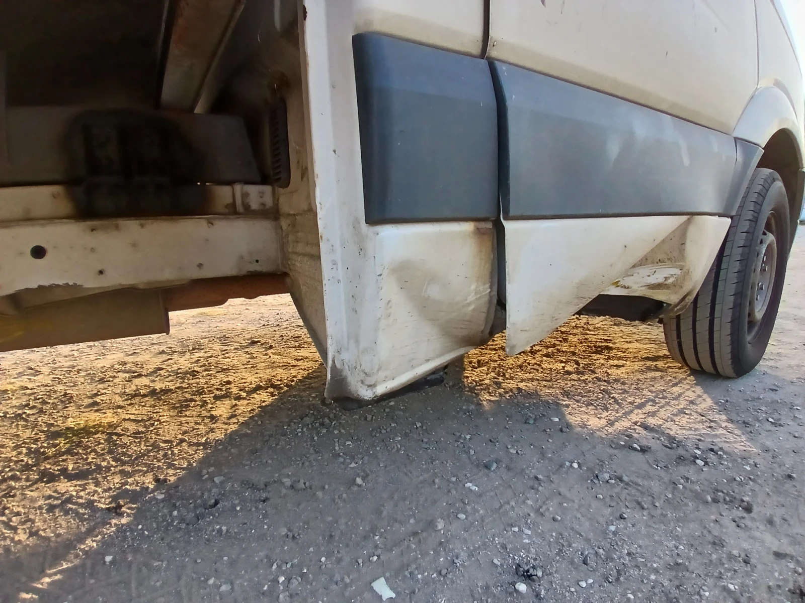 VW Crafter Luton van, снимка 11 - Бусове и автобуси - 55889514