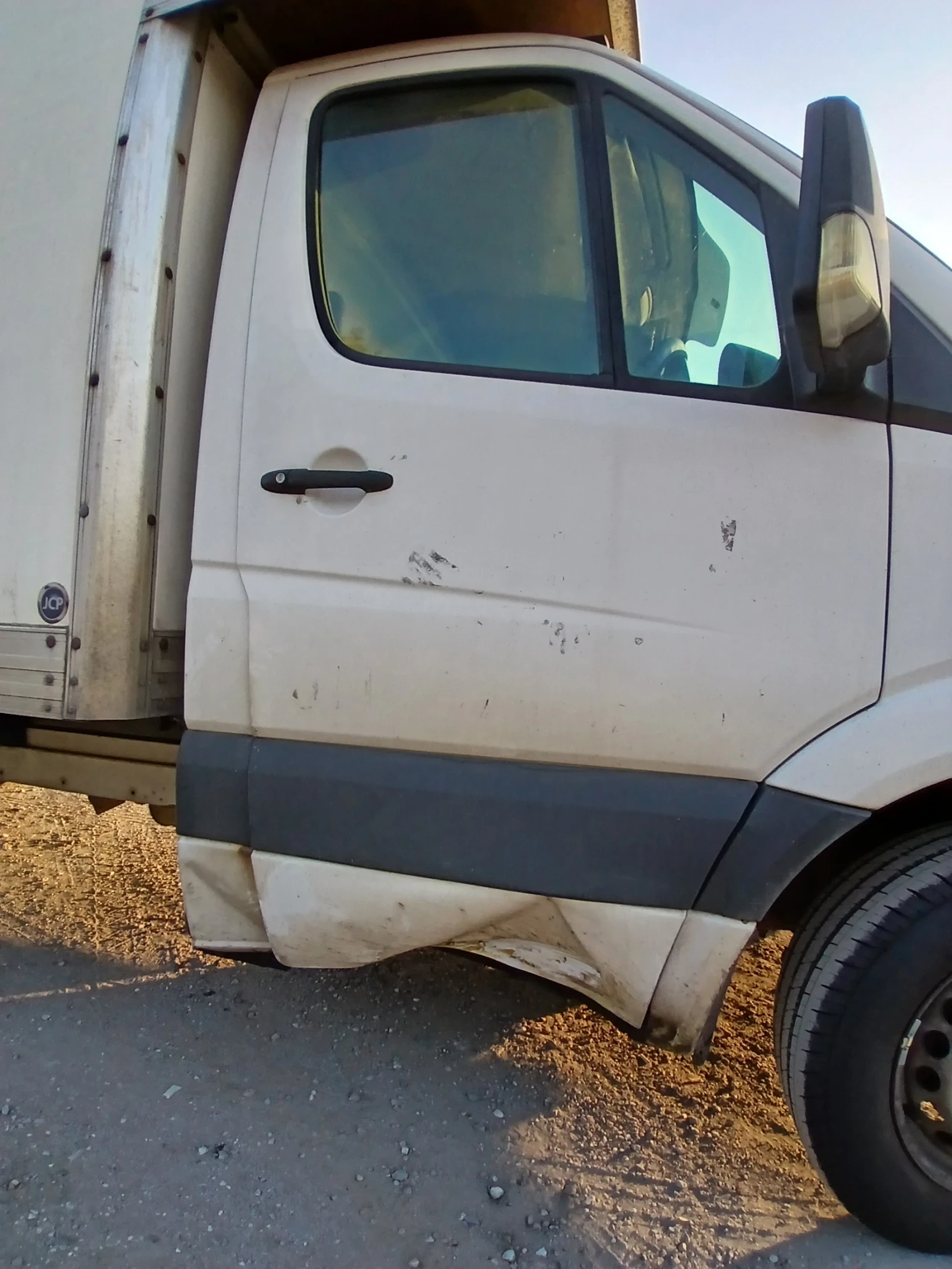 VW Crafter Luton van, снимка 6 - Бусове и автобуси - 55889514