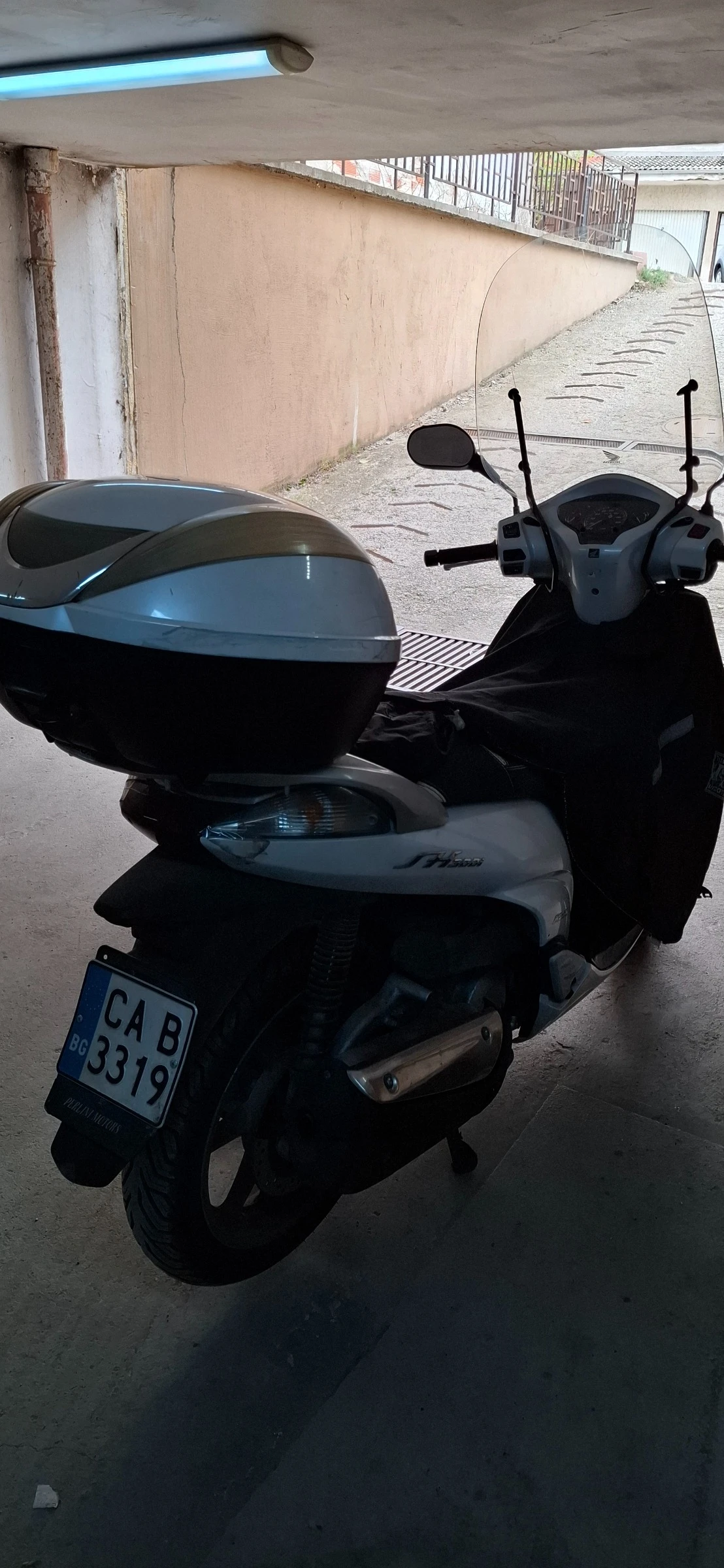 Honda Sh 300i, снимка 4 - Мотоциклети и мототехника - 54280192