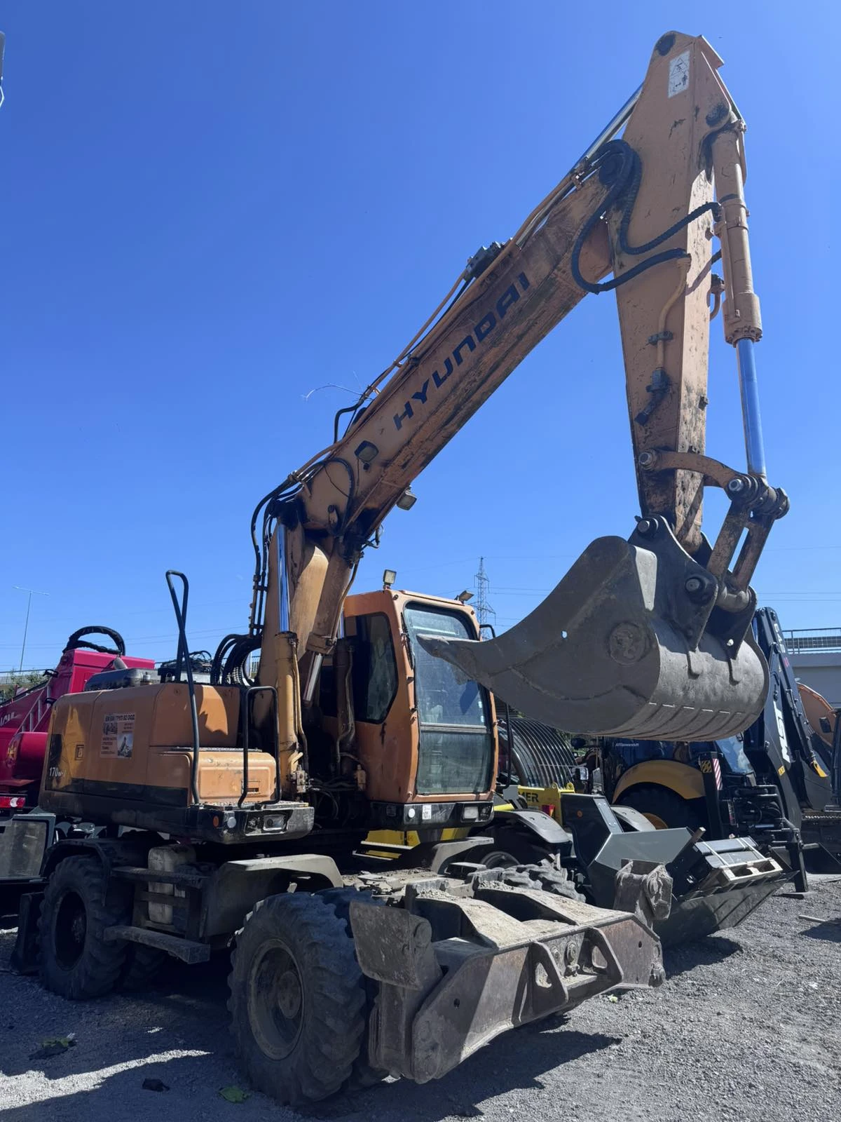 Багер Hyundai ROBEX170W-7