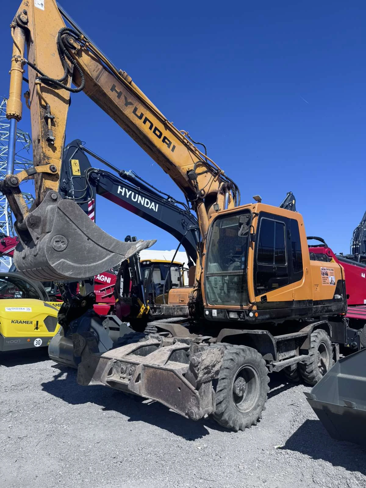 Багер Hyundai ROBEX170W-7, снимка 2 - Индустриална техника - 55726890