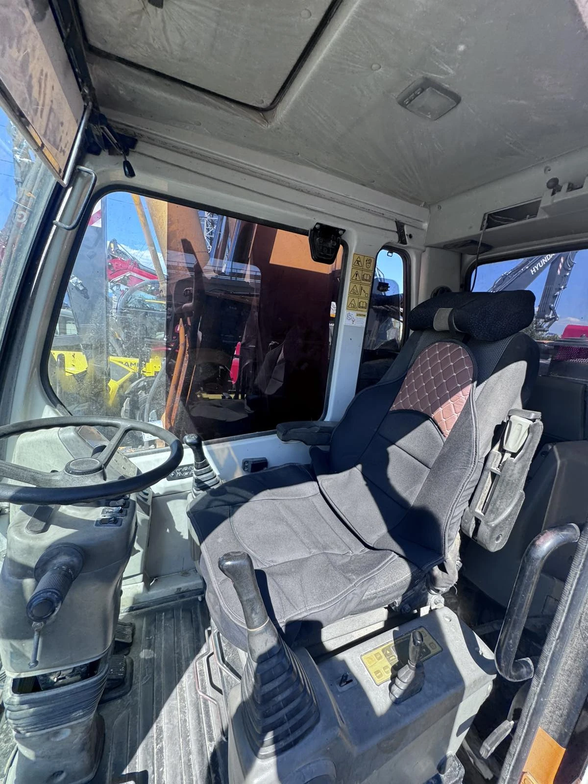 Багер Hyundai ROBEX170W-7, снимка 6 - Индустриална техника - 55726890