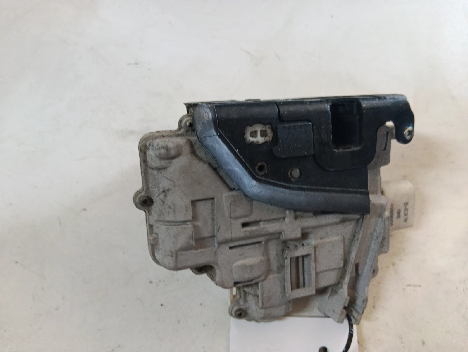 брава (задна дясна)  4F0839016A Audi A6