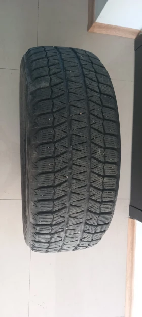 Гуми Зимни 215/55R17, снимка 1