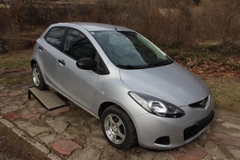 Mazda 2 1.3I НОВ ВНОС, снимка 14 - Автомобили и джипове - 47403632