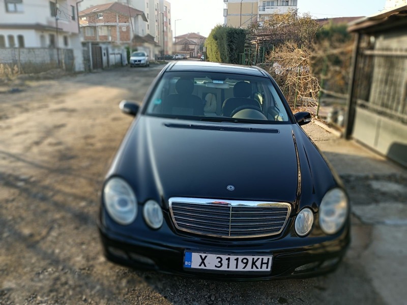 Mercedes-Benz E 200, снимка 1 - Автомобили и джипове - 46116443