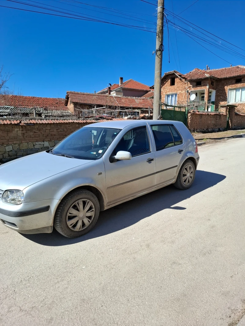 VW Golf, снимка 2 - Автомобили и джипове - 49400310