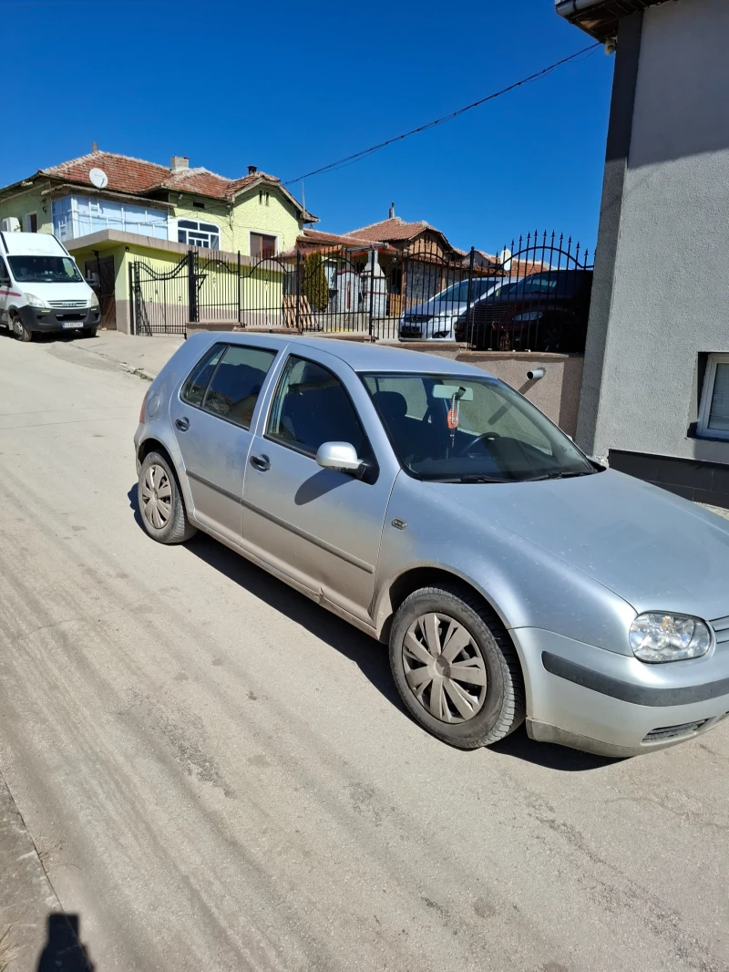 VW Golf, снимка 3 - Автомобили и джипове - 49400310