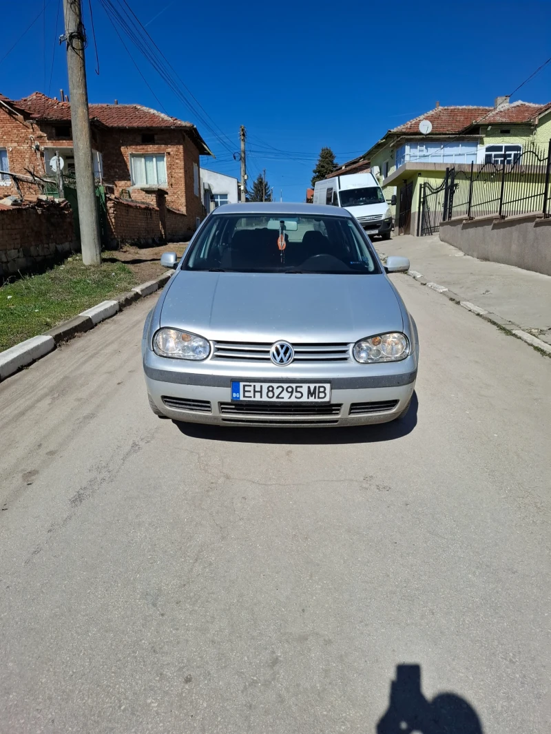 VW Golf, снимка 1 - Автомобили и джипове - 49400310