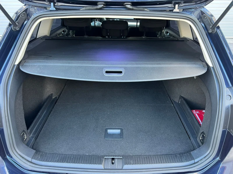 VW Passat 2.0TDI AITOMATIK PANORAMA DISTRONIK NAVI EVRO 6B, снимка 11 - Автомобили и джипове - 51489177