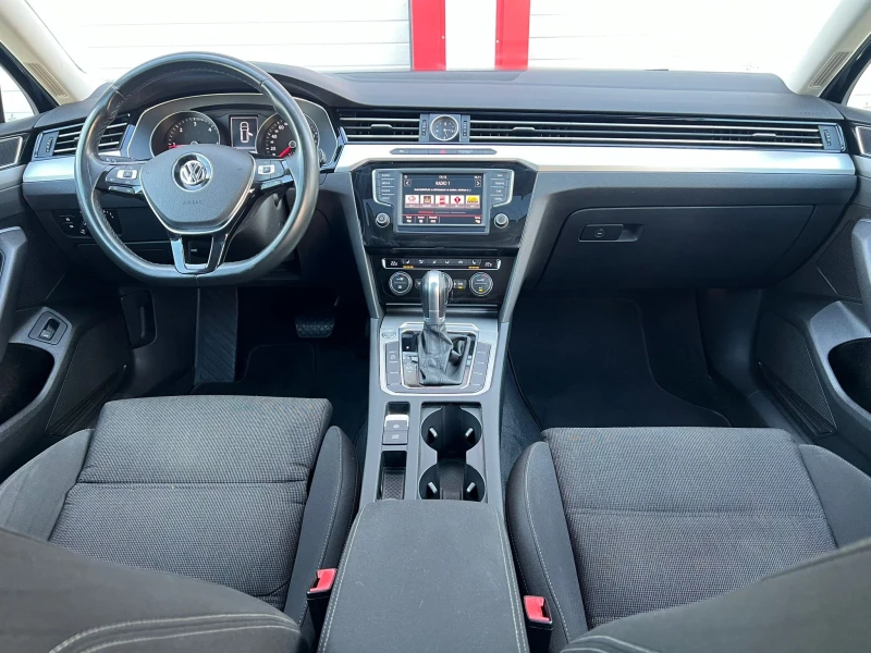 VW Passat 2.0TDI AITOMATIK PANORAMA DISTRONIK NAVI EVRO 6B, снимка 14 - Автомобили и джипове - 51489177