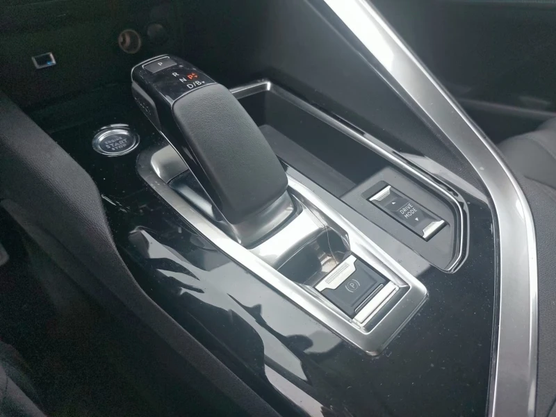 Peugeot 3008 1.6PHEV/ALLURE/225HP/360/CPLAY/KLESS/DIGITAL/764f, снимка 14 - Автомобили и джипове - 51749006