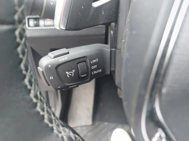 Peugeot 3008 1.6PHEV/ALLURE/225HP/360/CPLAY/KLESS/DIGITAL/764f, снимка 13 - Автомобили и джипове - 51749006