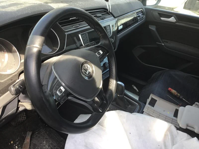 VW Touran 2.0TDI,DSG,дистроник | Mobile.bg — изображение 2