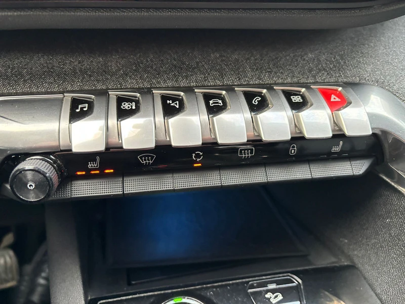 Peugeot 3008  2016 Benzina 1.2 puretech t Allure s&s 130cv, снимка 16 - Автомобили и джипове - 53737416