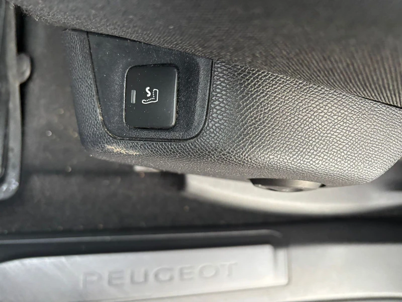 Peugeot 3008  2016 Benzina 1.2 puretech t Allure s&s 130cv, снимка 15 - Автомобили и джипове - 53737416