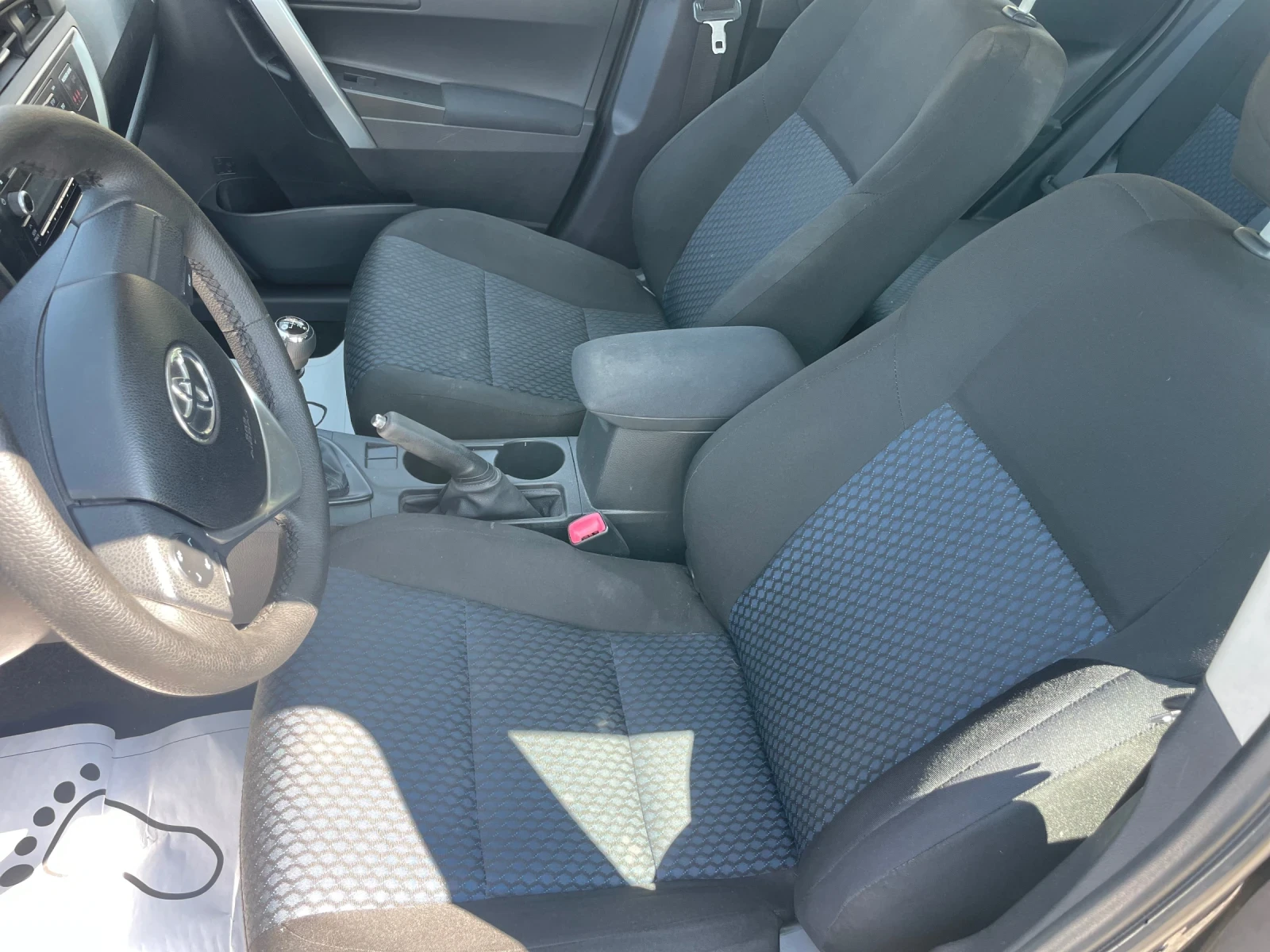 Toyota Auris 1.3i ШВЕЙЦАРИЯ//ПЪЛНА ИСТОРИЯ//ЛИЗИНГ!!! - изображение 8
