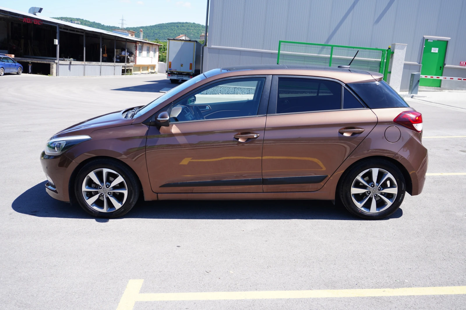 Hyundai I20 1.3i LED, PANO, LANE ASSIST-ОТЛИЧЕН! - изображение 2