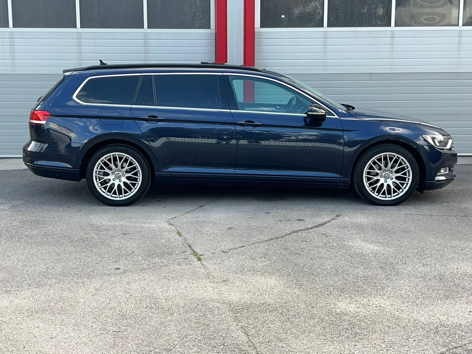 VW Passat 2.0TDI AITOMATIK PANORAMA DISTRONIK NAVI EVRO 6B - изображение 7