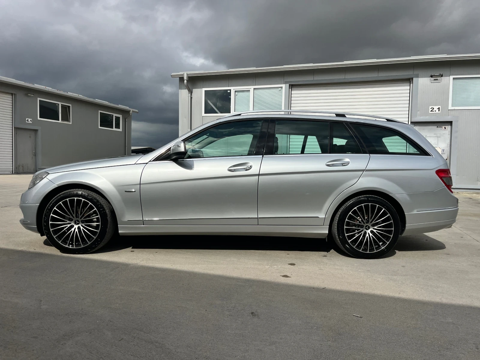 Mercedes-Benz C 220 2, 2CDI-170k.c/646/АВТОМАТИК/НАВИГАЦИЯ/КОЖА!!! - изображение 4