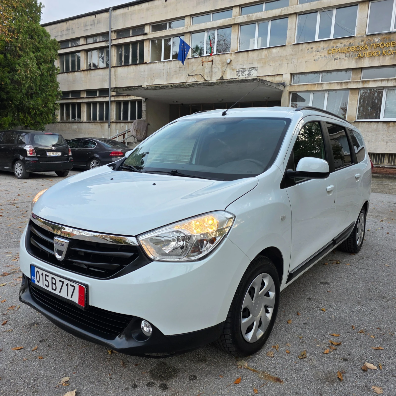 Dacia Lodgy 1.6i  | Mobile.bg — изображение 17