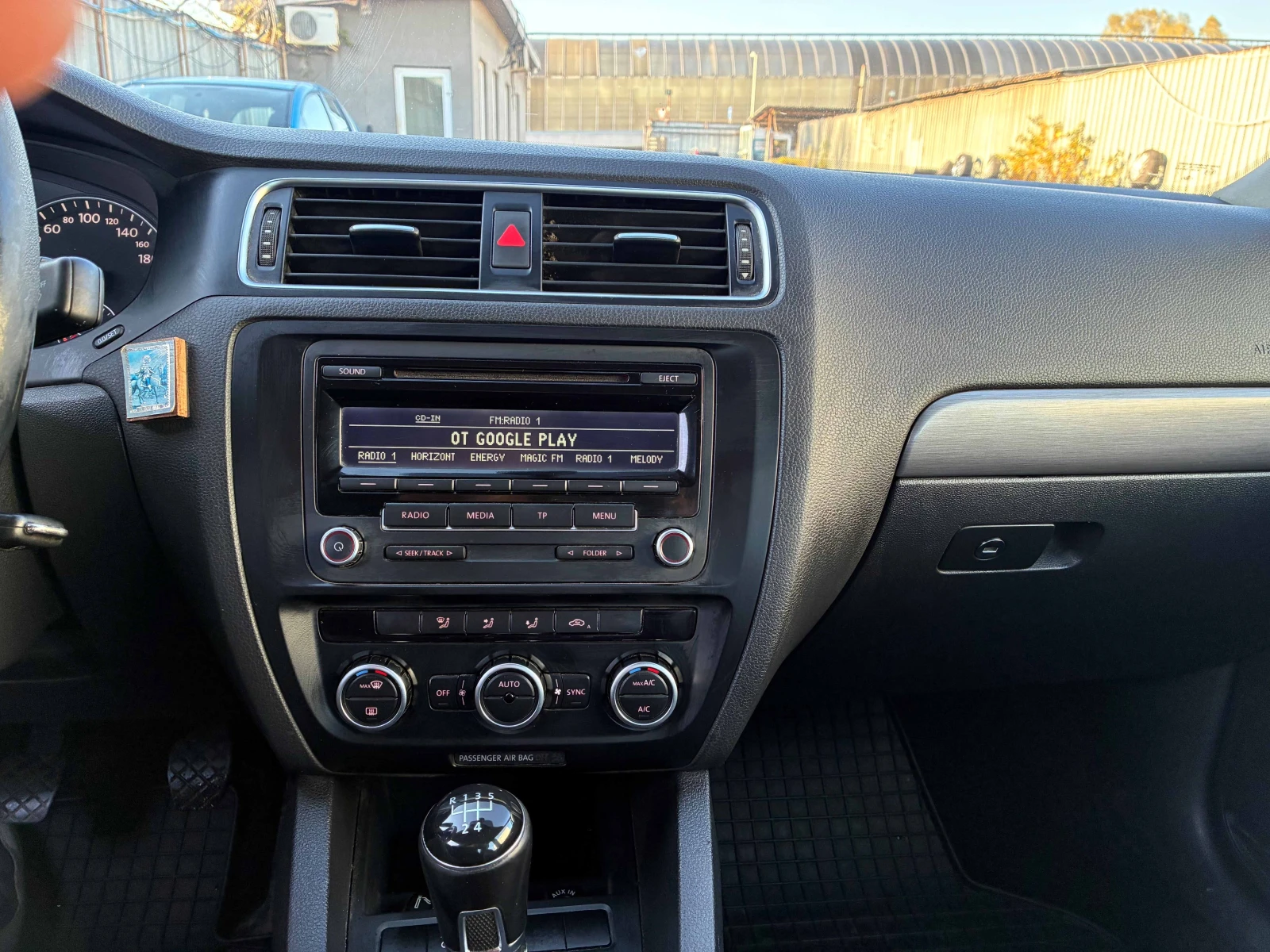 VW Jetta  - изображение 4