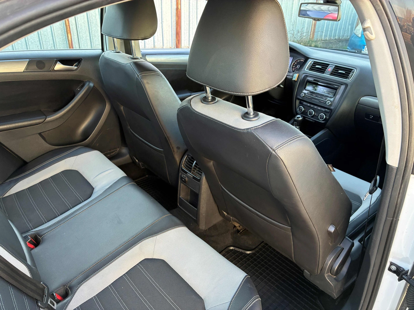 VW Jetta  - изображение 6