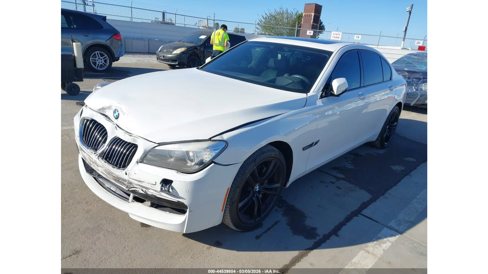 BMW 740 * МПАКЕТ* KEYLESS* КОЖА* ПОДГРЕВ* , снимка 2 - Автомобили и джипове - 53798346