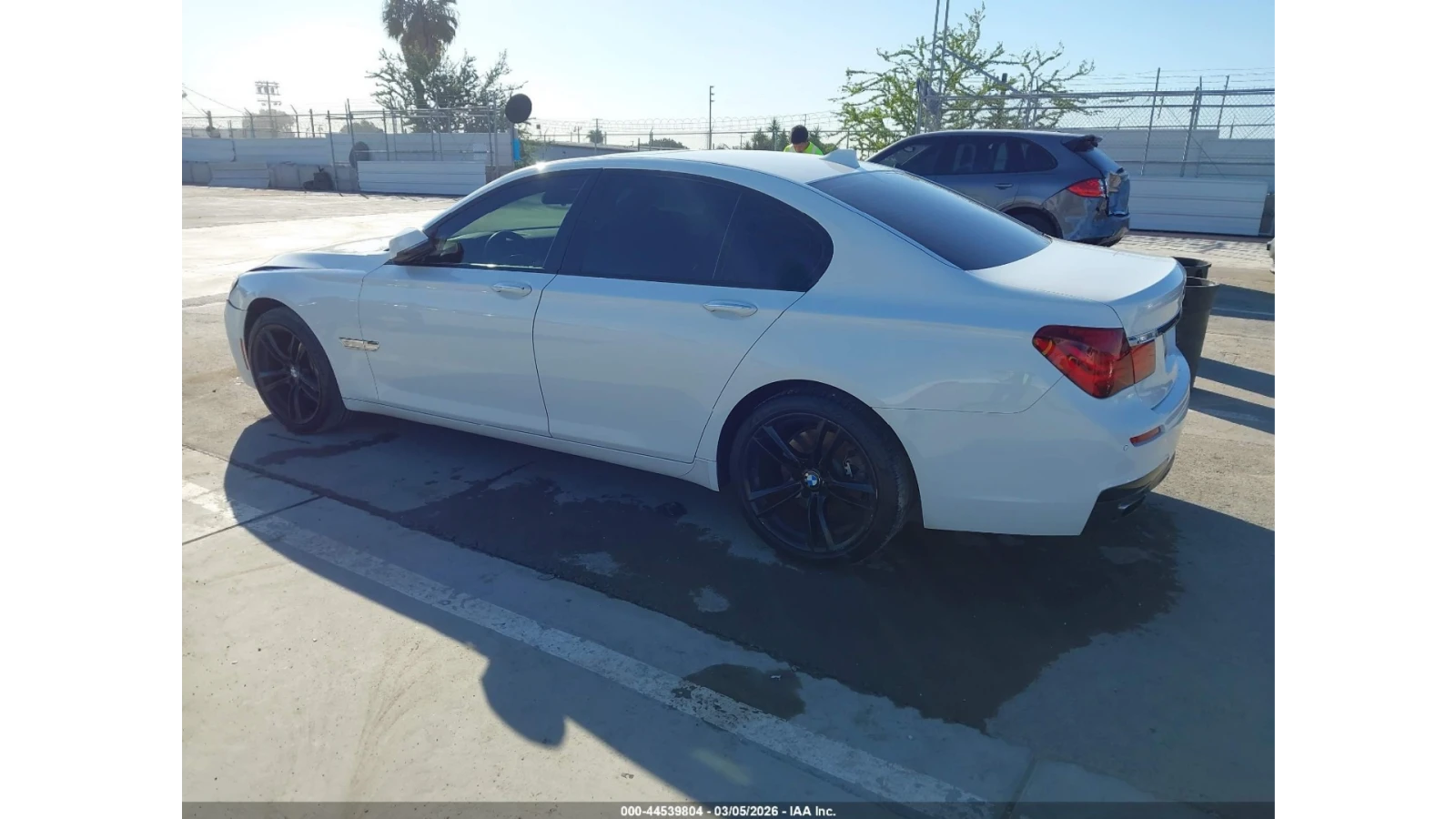 BMW 740 * МПАКЕТ* KEYLESS* КОЖА* ПОДГРЕВ* , снимка 4 - Автомобили и джипове - 53798346