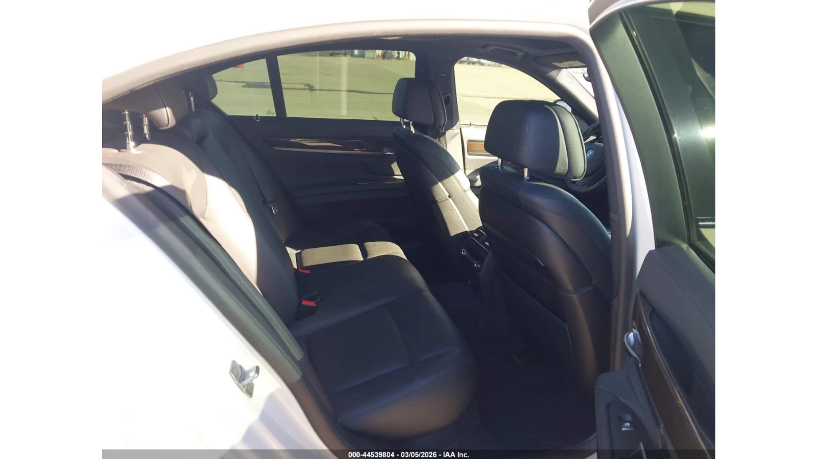 BMW 740 * МПАКЕТ* KEYLESS* КОЖА* ПОДГРЕВ* , снимка 12 - Автомобили и джипове - 53798346