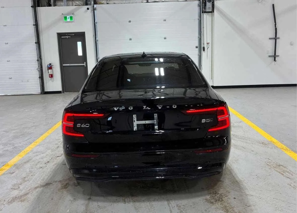 Volvo S60  | Plus Dark Theme | PANO | 360 | ДВА КЛЮЧА | , снимка 4 - Автомобили и джипове - 53985498