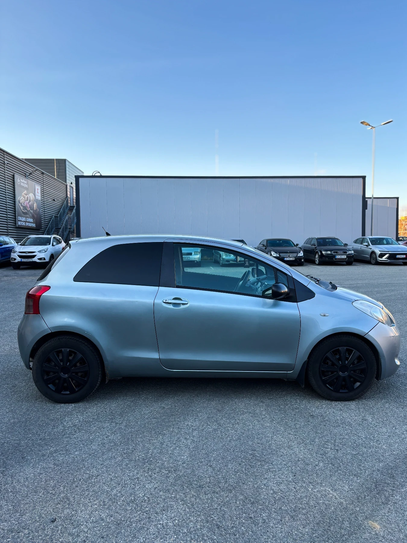 Toyota Yaris 1.4 Дизел, снимка 8 - Автомобили и джипове - 54128914