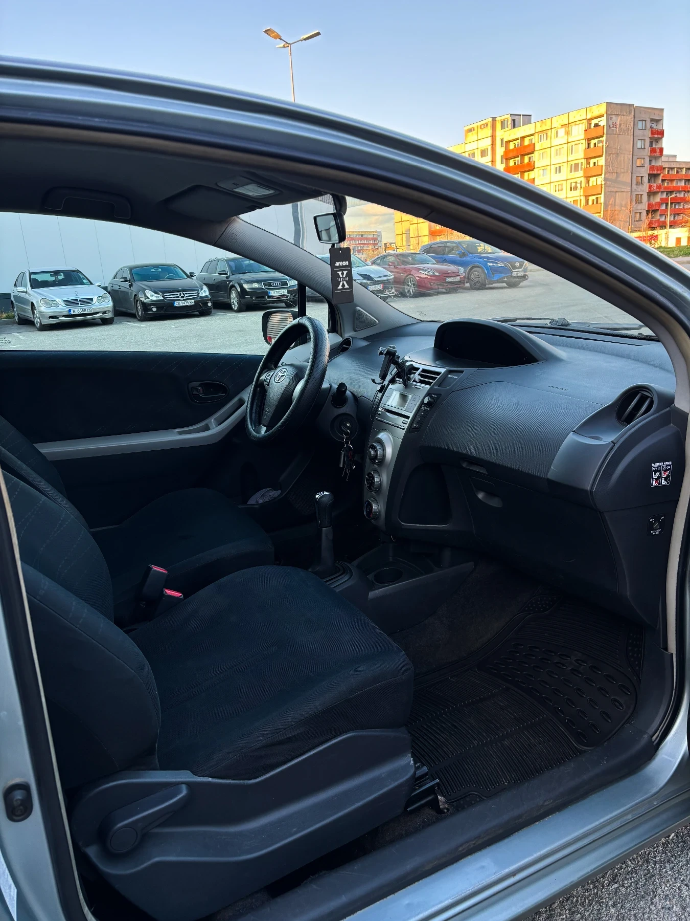 Toyota Yaris 1.4 Дизел, снимка 11 - Автомобили и джипове - 54128914