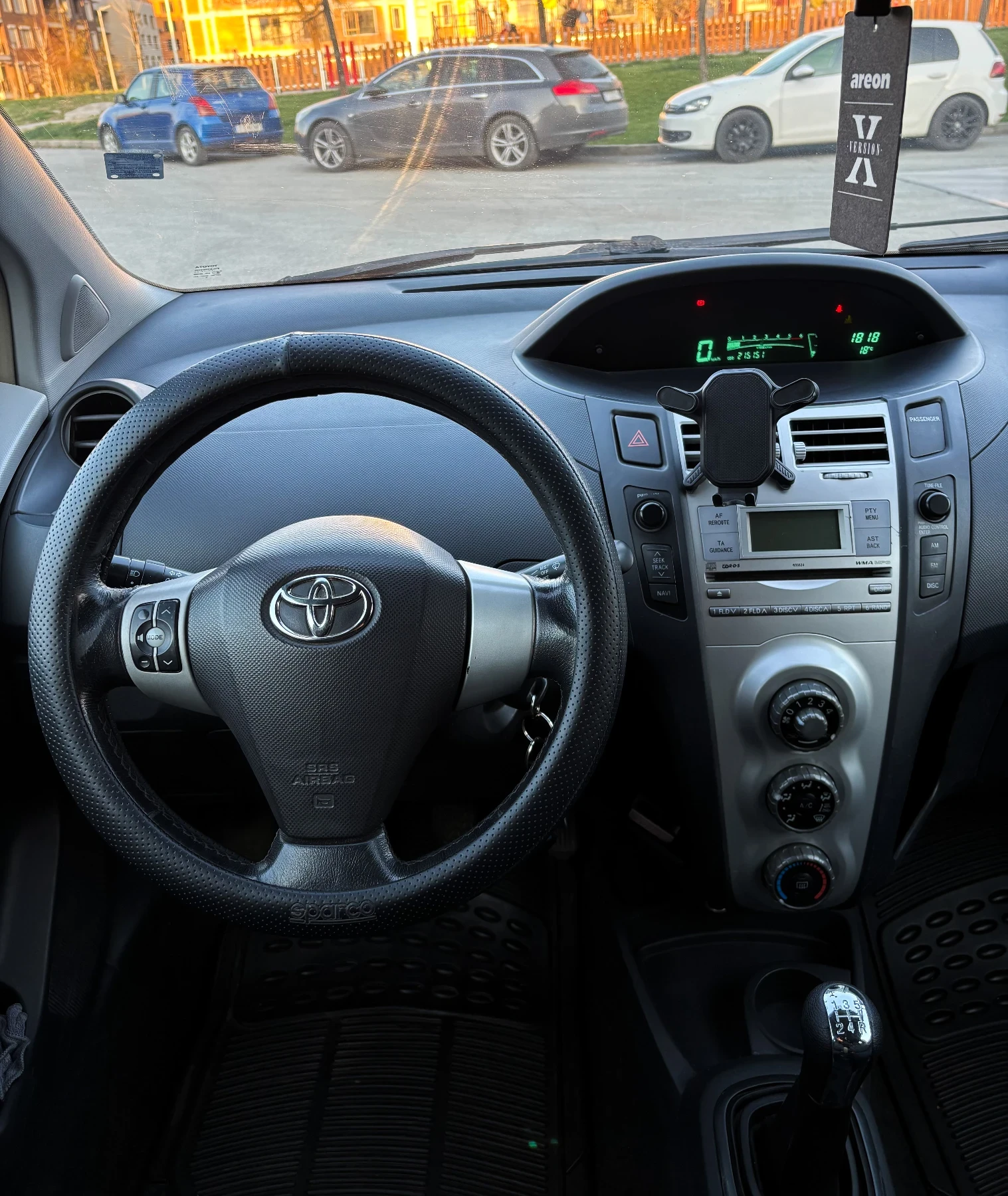 Toyota Yaris 1.4 Дизел, снимка 14 - Автомобили и джипове - 54128914