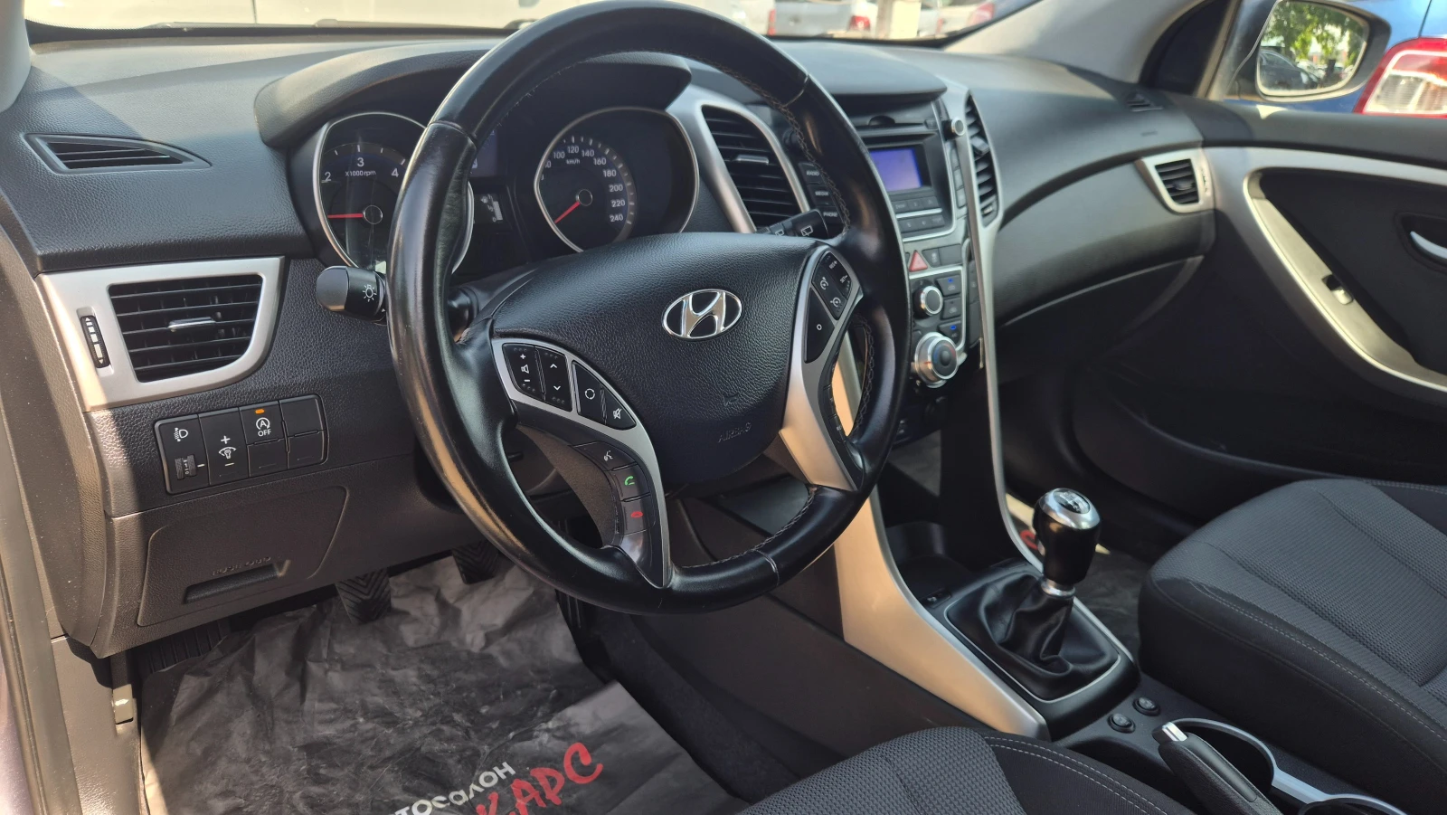 Hyundai I30 Реални 215140 км., снимка 8 - Автомобили и джипове - 54702184
