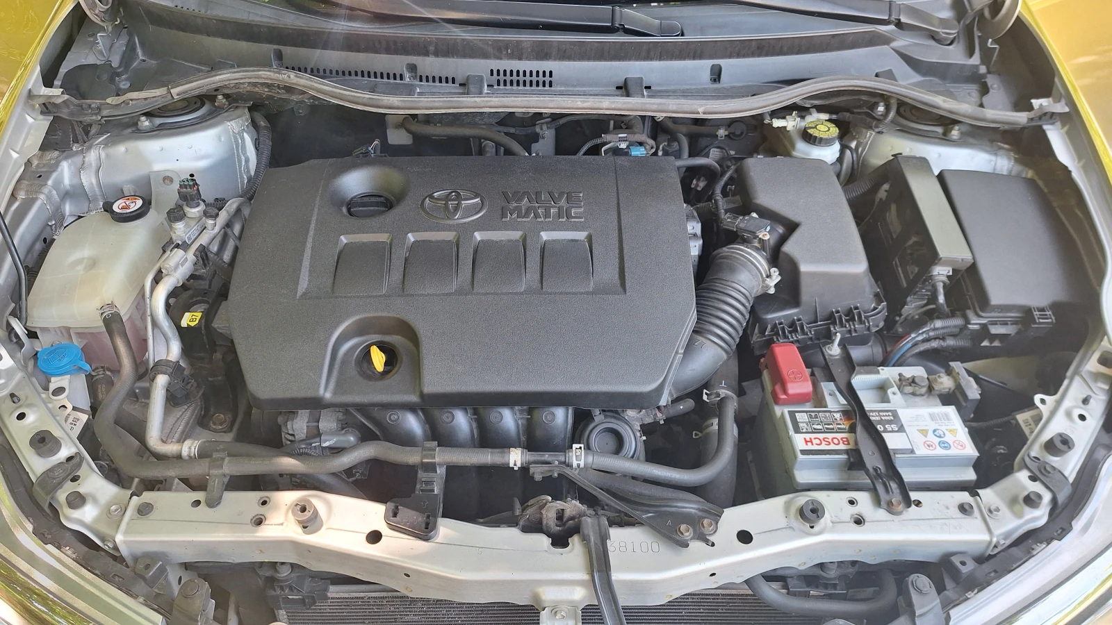 Toyota Auris 1.6, снимка 16 - Автомобили и джипове - 54723504
