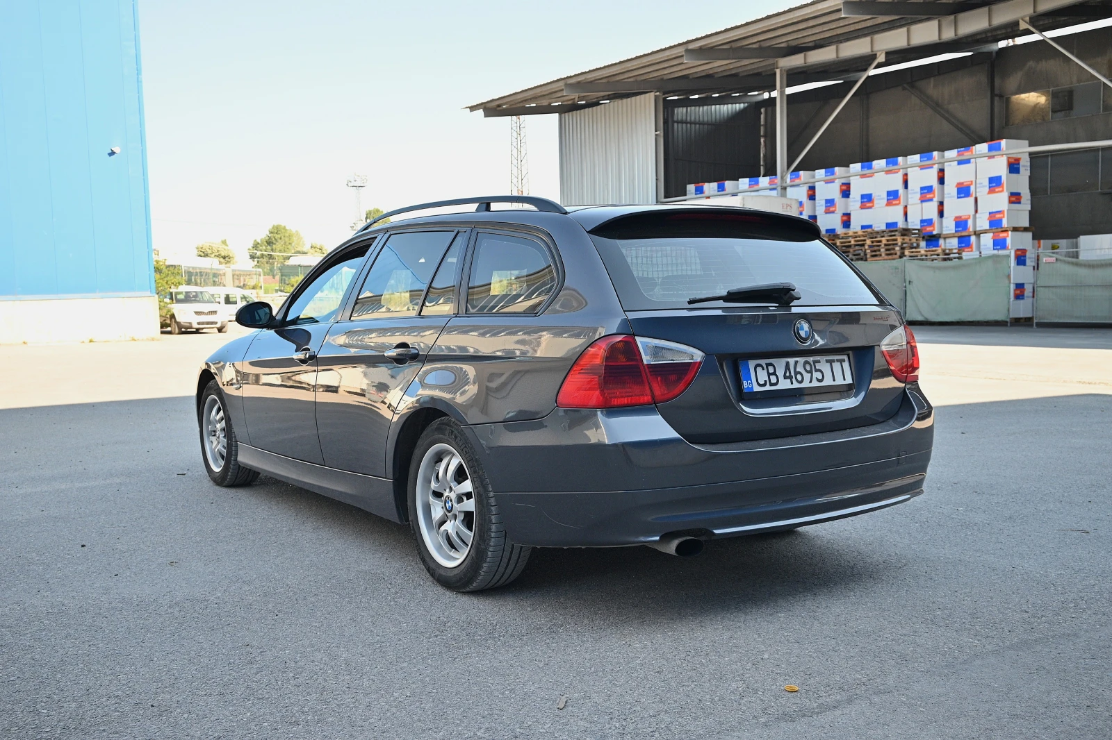 BMW 320, снимка 5 - Автомобили и джипове - 55130491