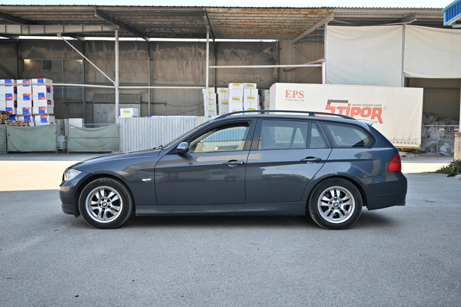 BMW 320, снимка 6 - Автомобили и джипове - 55130491