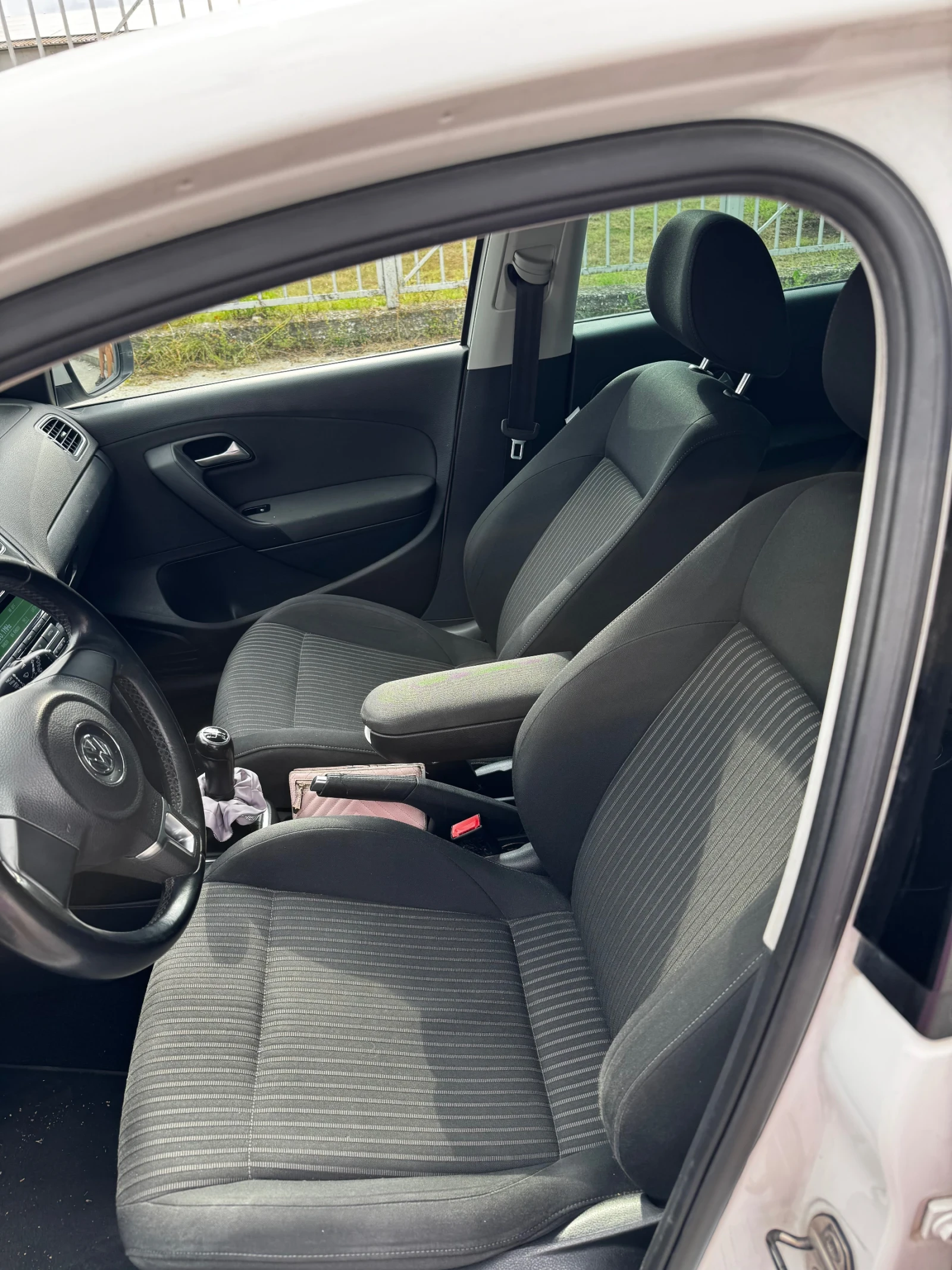 VW Polo 1.6 105 коня , снимка 4 - Автомобили и джипове - 55164935