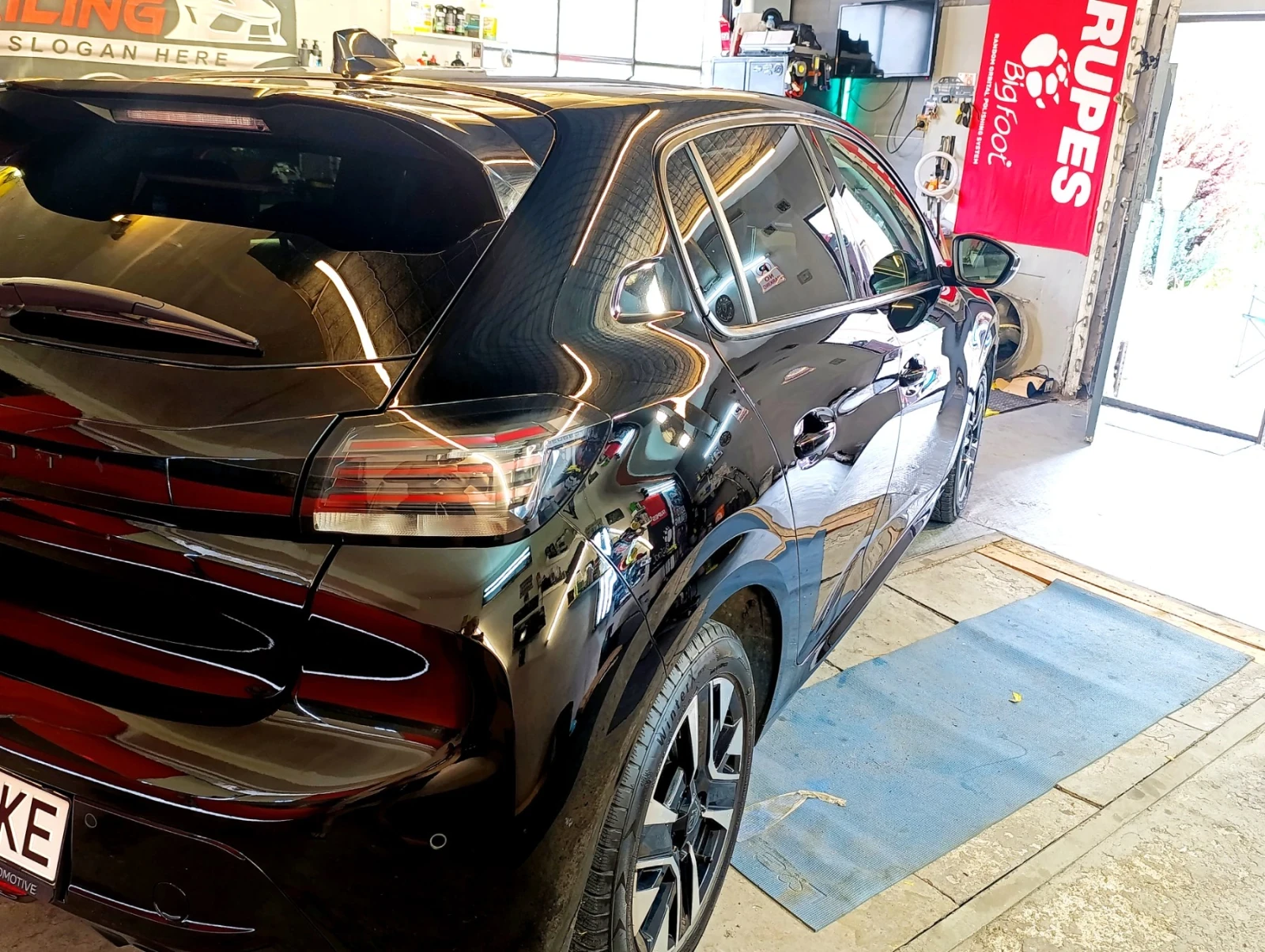 Peugeot 208, снимка 8 - Автомобили и джипове - 55175937