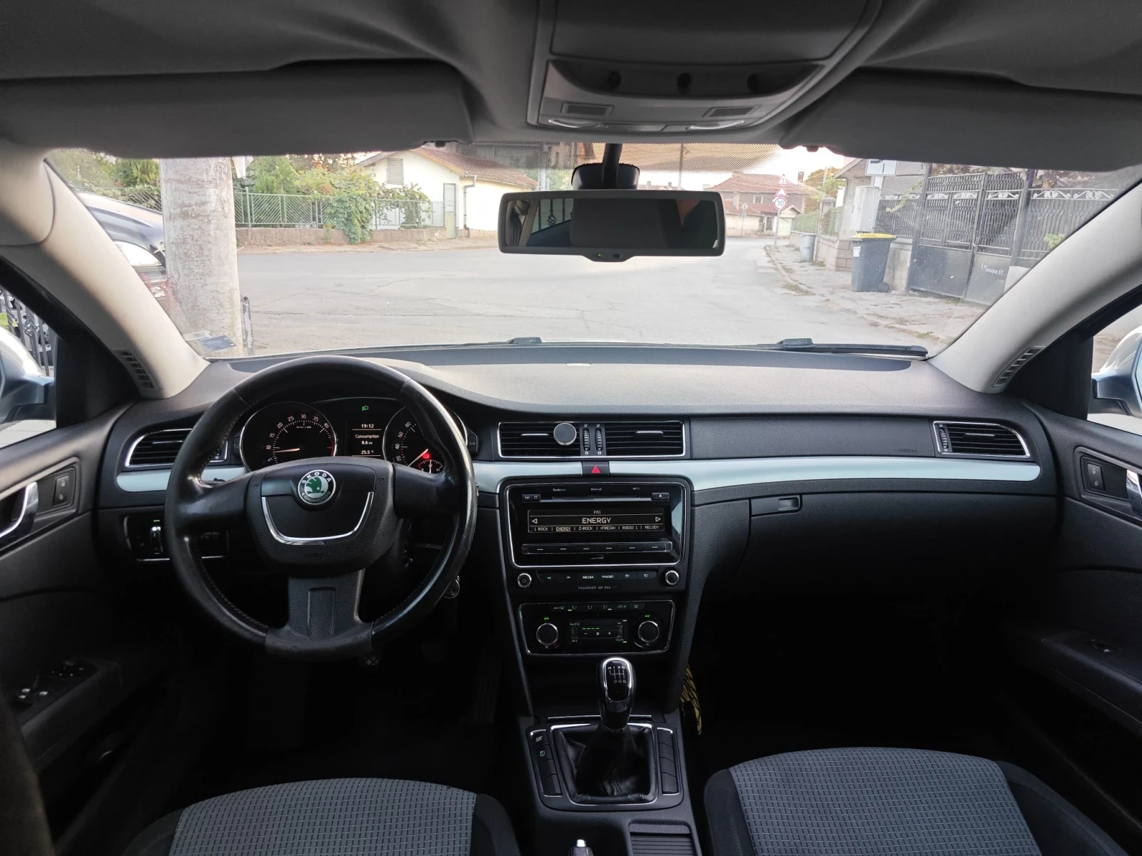 Skoda Superb, снимка 8 - Автомобили и джипове - 56127348