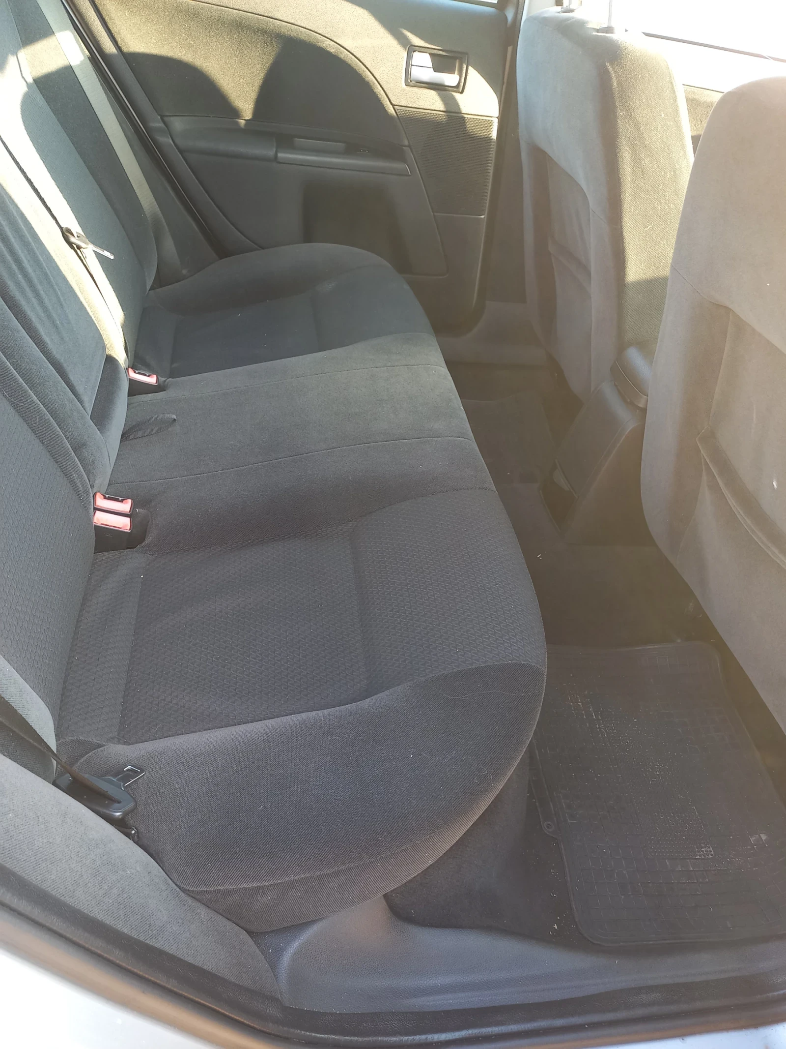 Ford Mondeo GhIA, снимка 9 - Автомобили и джипове - 56248781