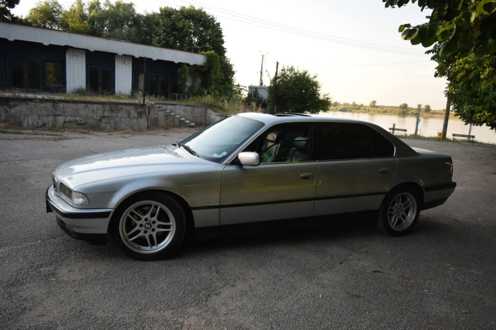 BMW 735 IL, снимка 2 - Автомобили и джипове - 56371964